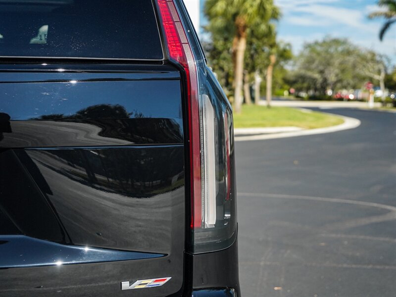 2023 Cadillac Escalade-V   - Photo 63 - Bonita Springs, FL 34134