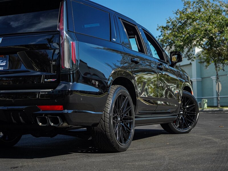 2023 Cadillac Escalade-V   - Photo 68 - Bonita Springs, FL 34134