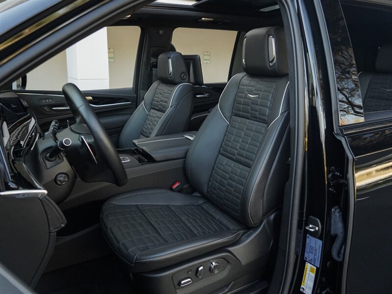 2023 Cadillac Escalade-V   - Photo 22 - Bonita Springs, FL 34134