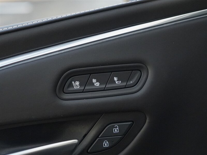 2023 Cadillac Escalade-V   - Photo 29 - Bonita Springs, FL 34134