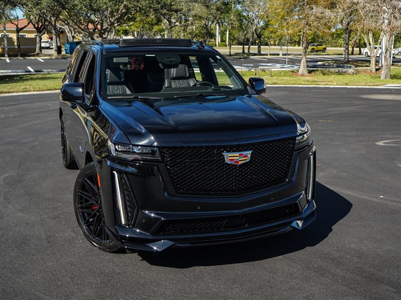 2023 Cadillac Escalade-V   - Photo 77 - Bonita Springs, FL 34134