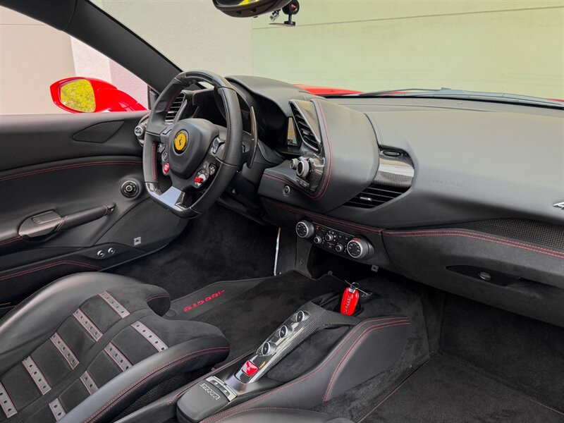 2019 Ferrari 488 GTB   - Photo 34 - Bonita Springs, FL 34134