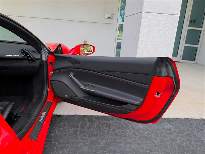 2019 Ferrari 488 GTB   - Photo 35 - Bonita Springs, FL 34134