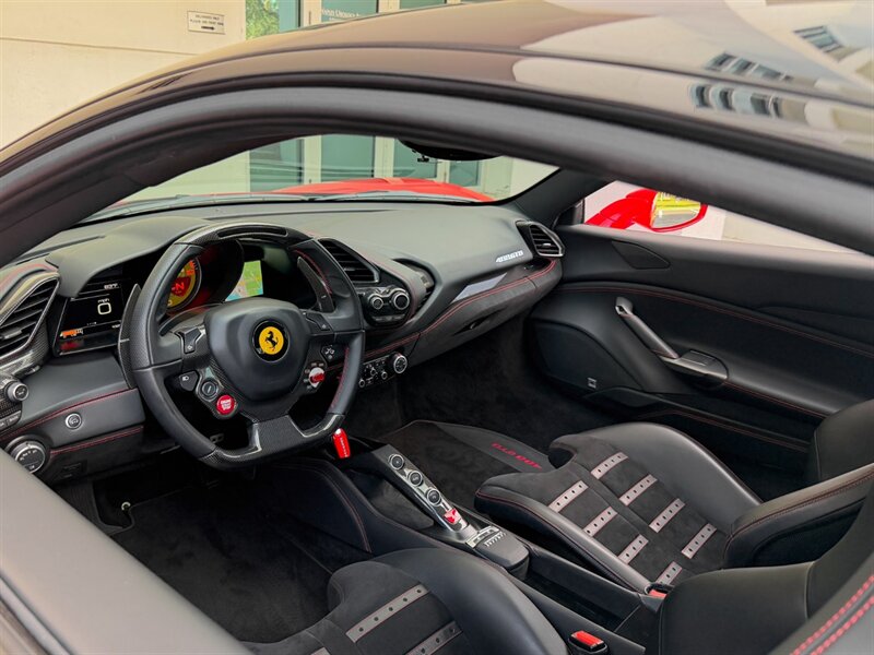 2019 Ferrari 488 GTB   - Photo 2 - Bonita Springs, FL 34134