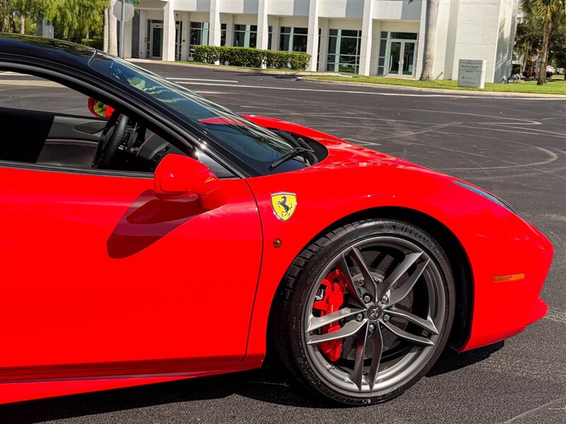 2019 Ferrari 488 GTB   - Photo 63 - Bonita Springs, FL 34134