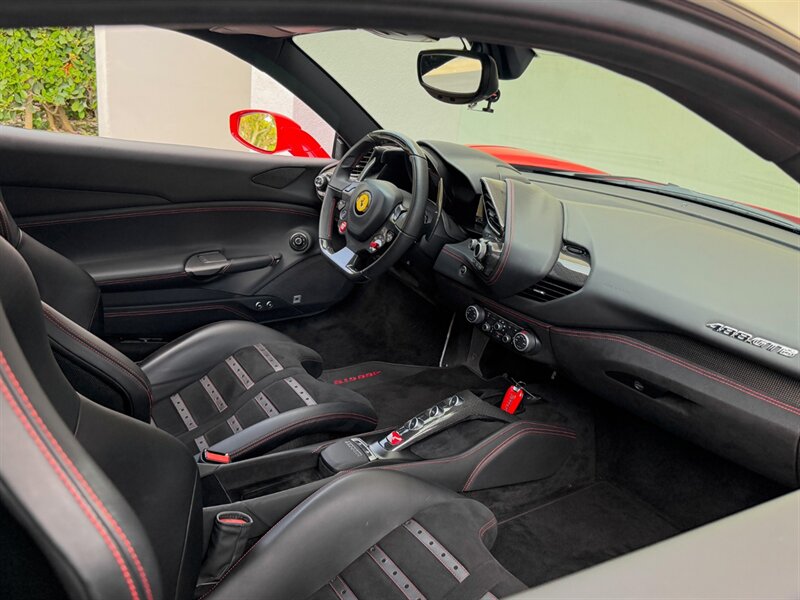 2019 Ferrari 488 GTB   - Photo 26 - Bonita Springs, FL 34134