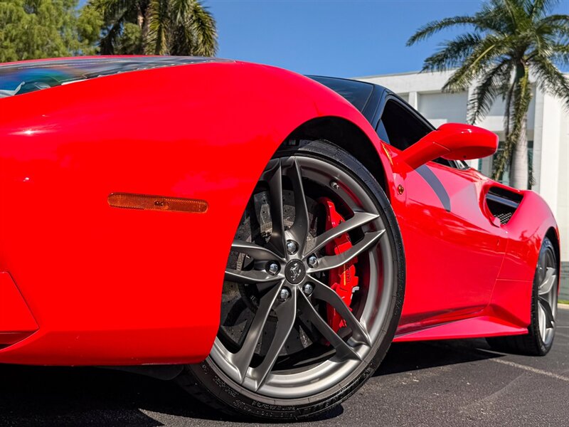 2019 Ferrari 488 GTB   - Photo 11 - Bonita Springs, FL 34134