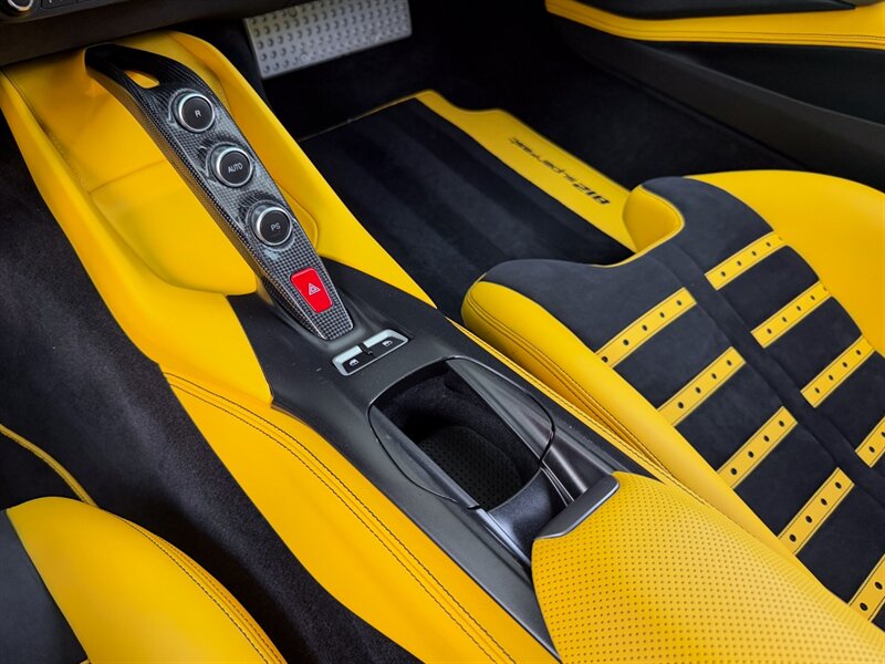 2020 Ferrari 812 Superfast   - Photo 18 - Bonita Springs, FL 34134