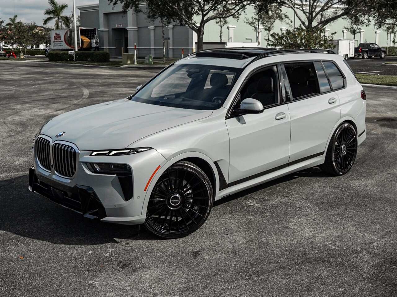 2023 BMW X7 xDrive40i   - Photo 12 - Bonita Springs, FL 34134