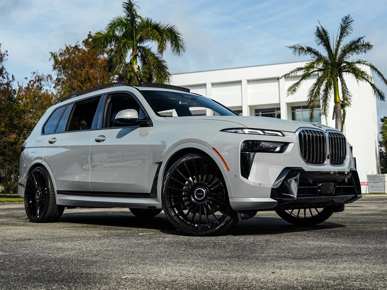 2023 BMW X7 xDrive40i   - Photo 81 - Bonita Springs, FL 34134