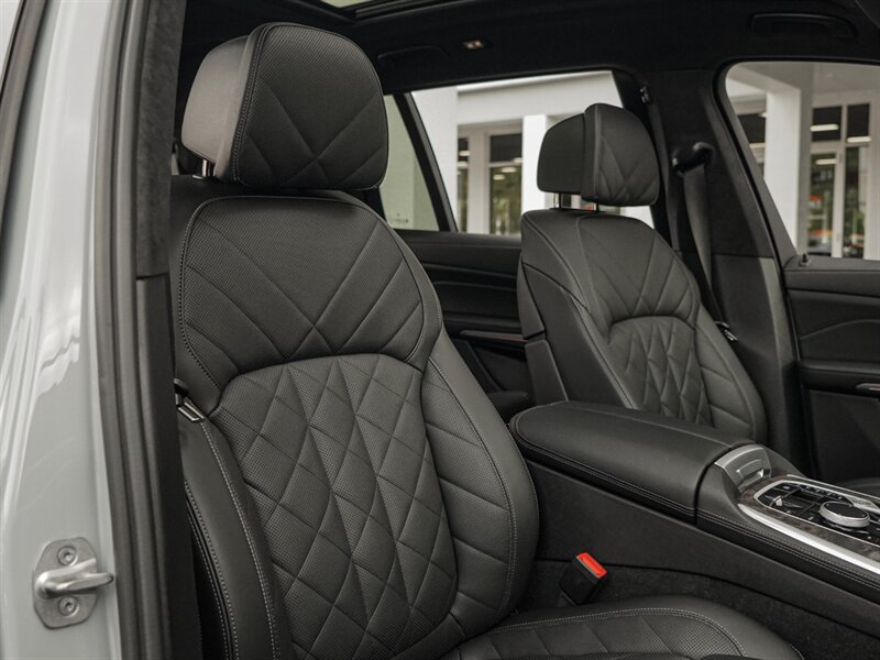 2023 BMW X7 xDrive40i - Photo 37 - Bonita Springs, FL 34134