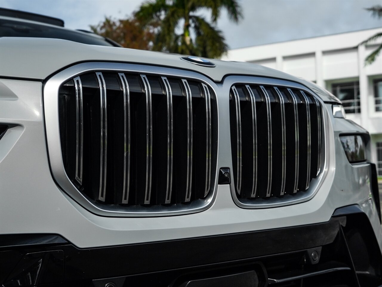 2023 BMW X7 xDrive40i   - Photo 8 - Bonita Springs, FL 34134