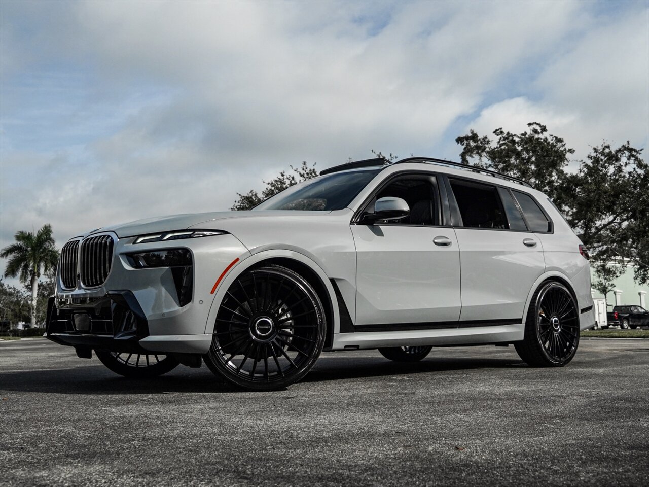 2023 BMW X7 xDrive40i   - Photo 11 - Bonita Springs, FL 34134