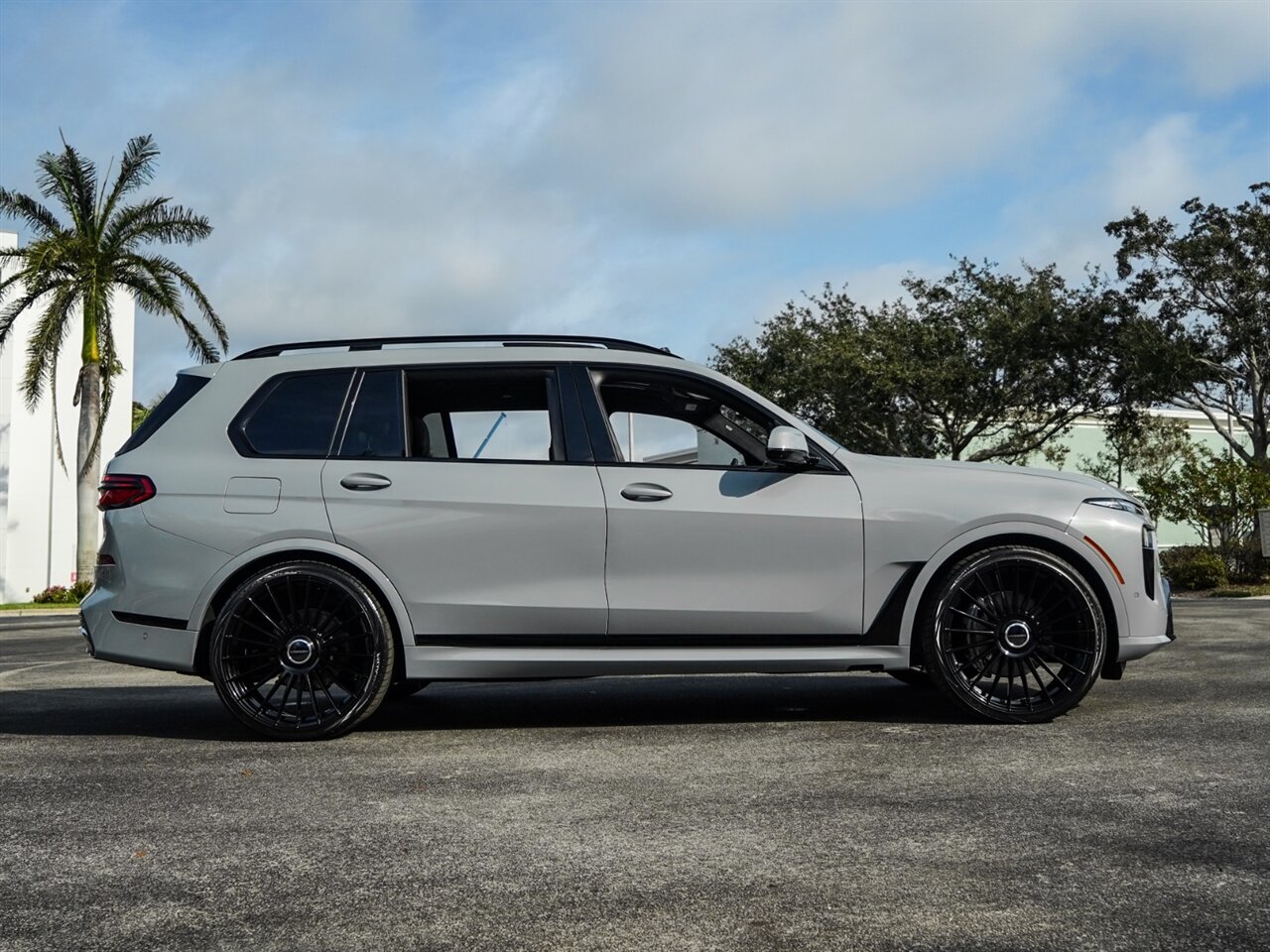 2023 BMW X7 xDrive40i   - Photo 71 - Bonita Springs, FL 34134