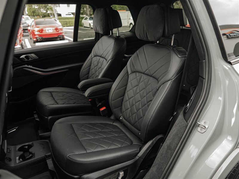 2023 BMW X7 xDrive40i - Photo 29 - Bonita Springs, FL 34134