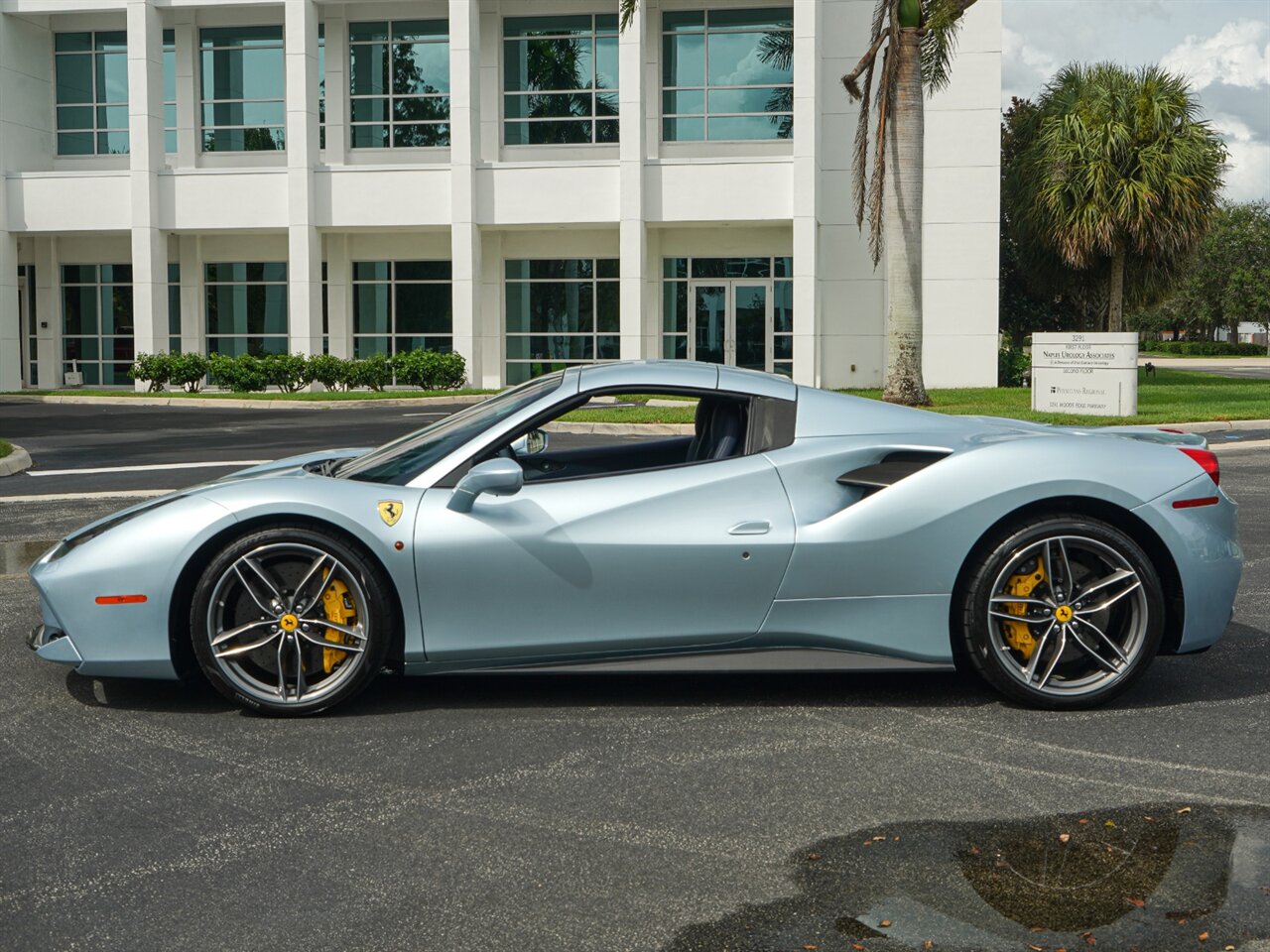 2018 Ferrari 488 Spider   - Photo 35 - Bonita Springs, FL 34134