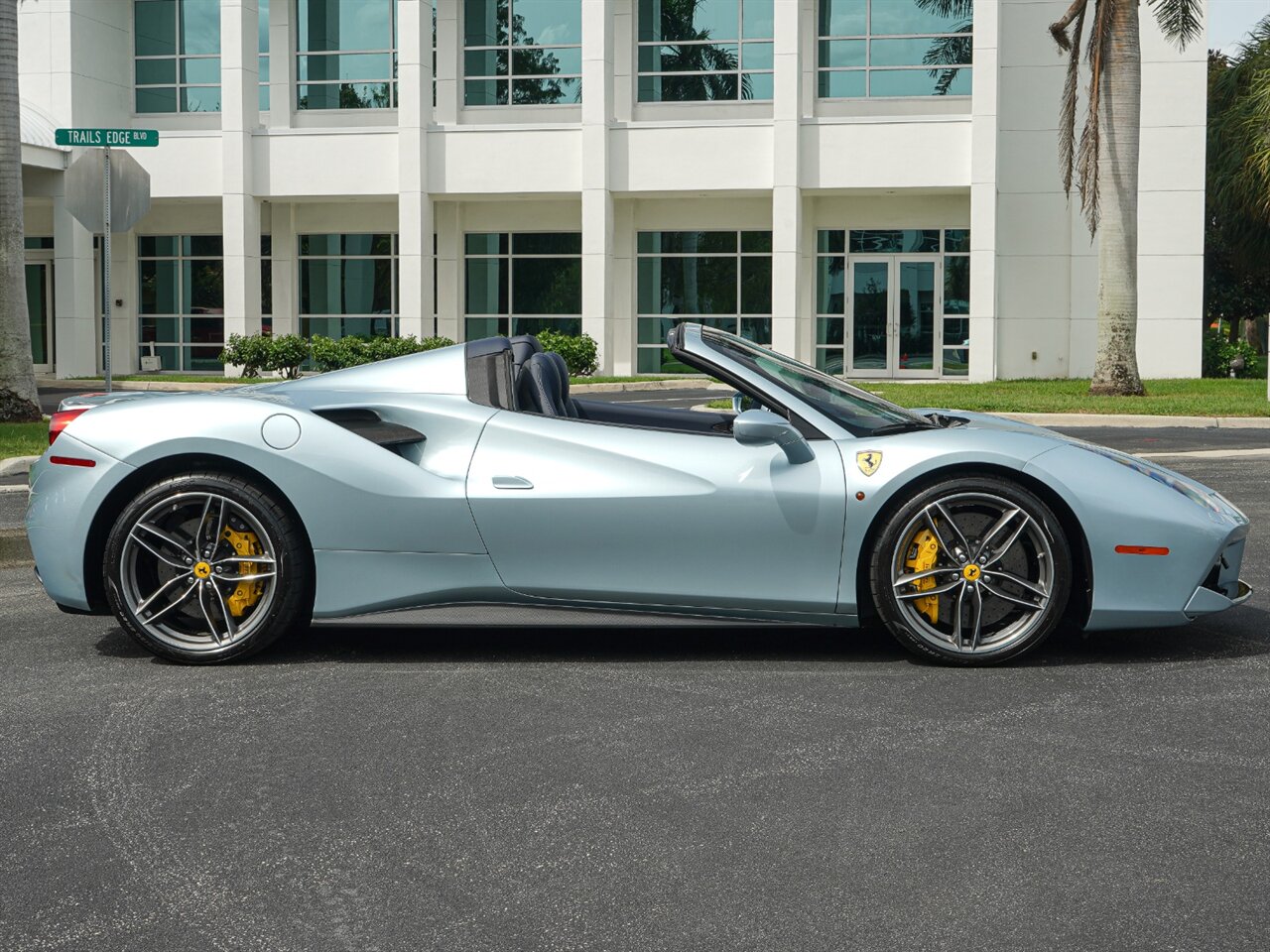 2018 Ferrari 488 Spider   - Photo 13 - Bonita Springs, FL 34134