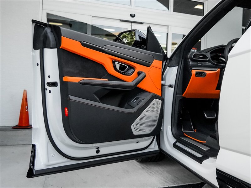 2022 Lamborghini Urus - Photo 24 - Bonita Springs, FL 34134