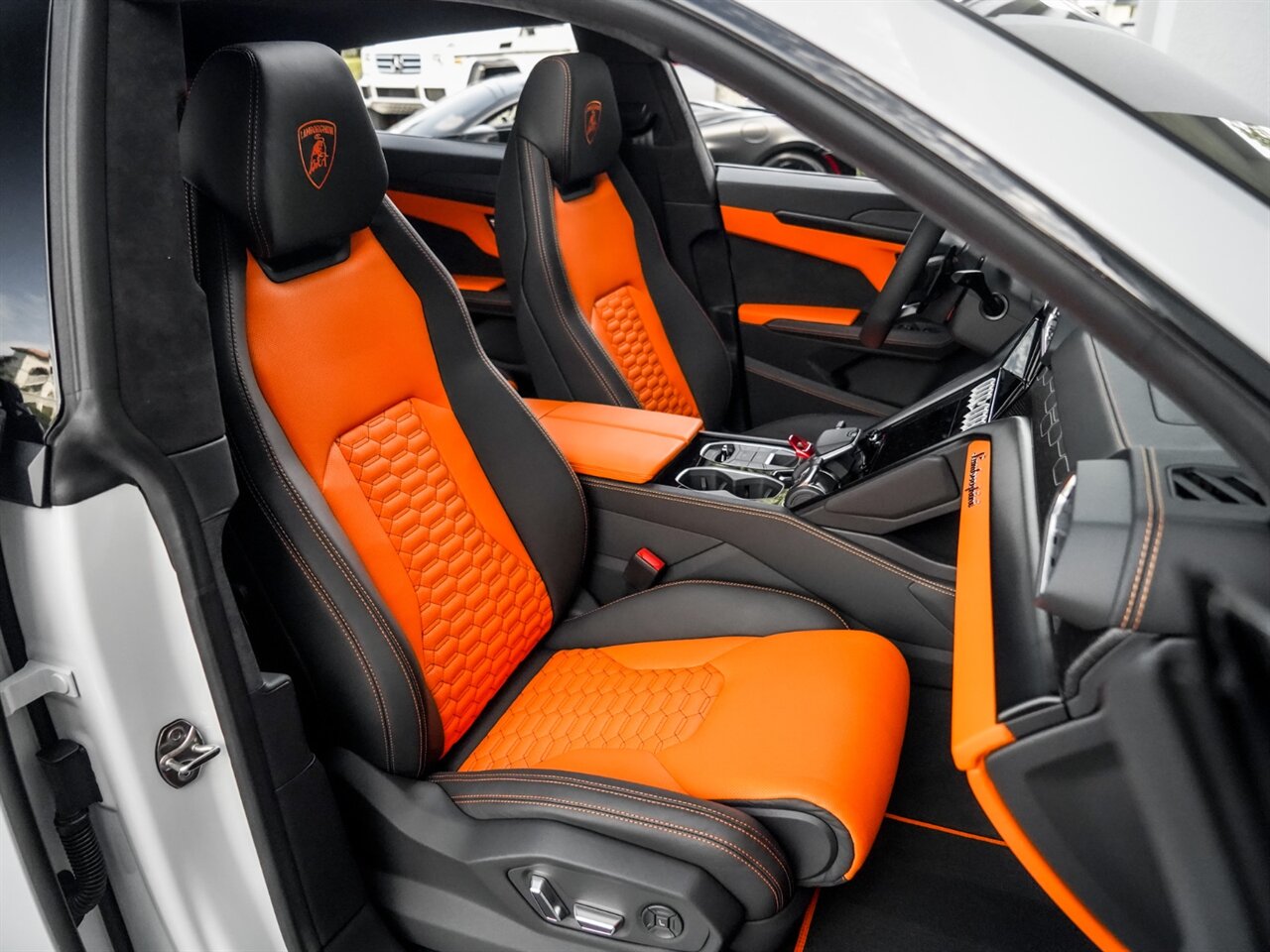 2022 Lamborghini Urus   - Photo 34 - Bonita Springs, FL 34134