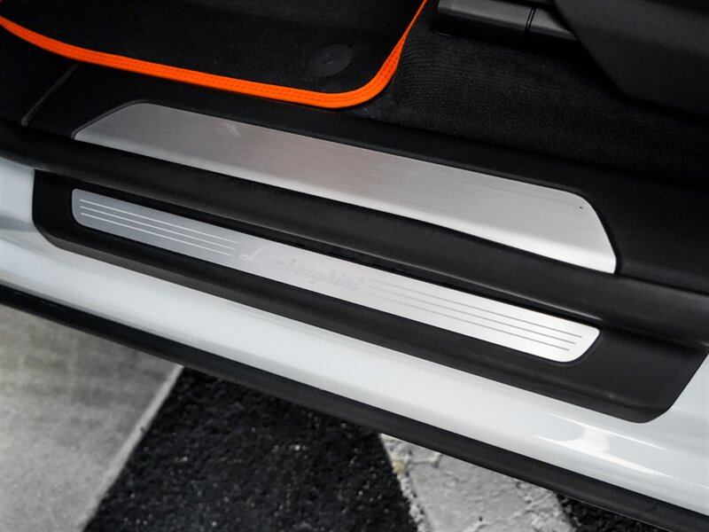 2022 Lamborghini Urus - Photo 26 - Bonita Springs, FL 34134