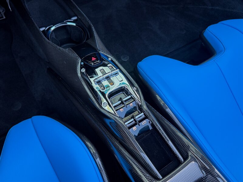 2025 Ferrari SF90 Spider - Photo 17 - Bonita Springs, FL 34134