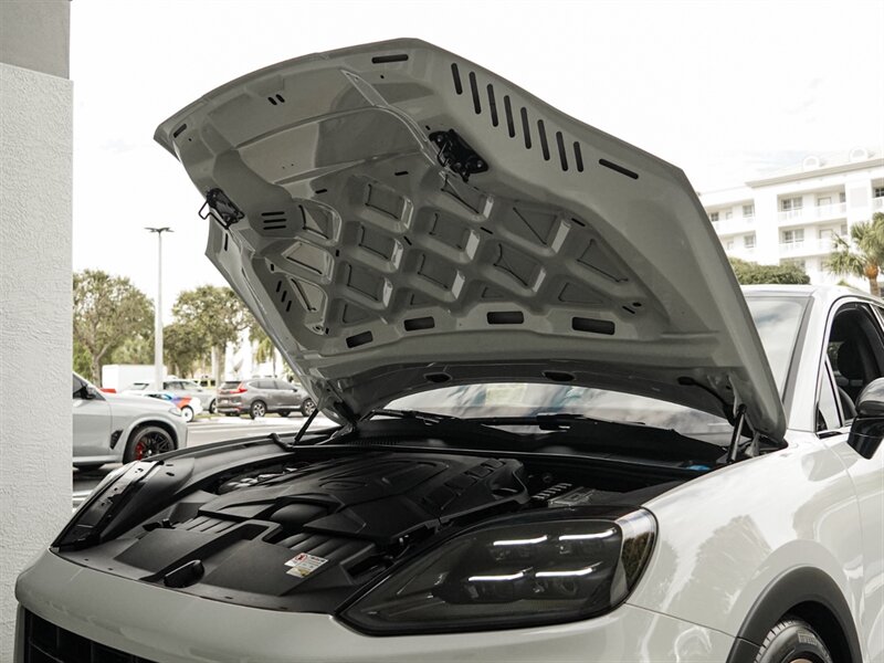 2024 Porsche Cayenne Turbo GT - Photo 49 - Bonita Springs, FL 34134