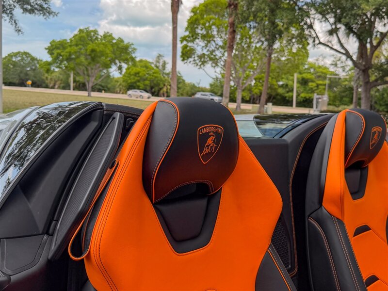 2021 Lamborghini Huracan EVO Spyder   - Photo 37 - Bonita Springs, FL 34134