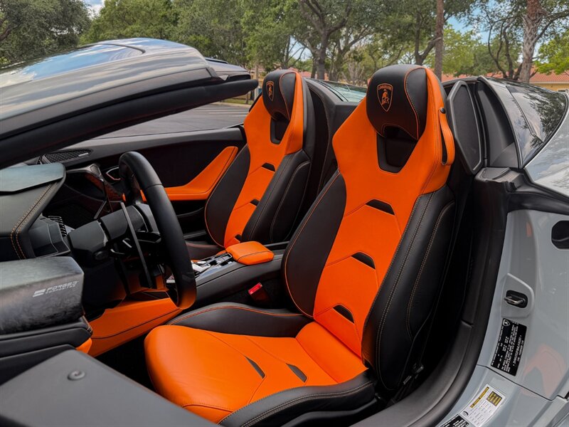 2021 Lamborghini Huracan EVO Spyder   - Photo 22 - Bonita Springs, FL 34134