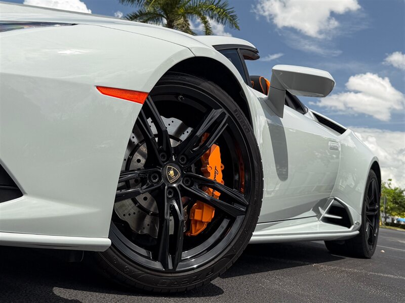 2021 Lamborghini Huracan EVO Spyder   - Photo 12 - Bonita Springs, FL 34134