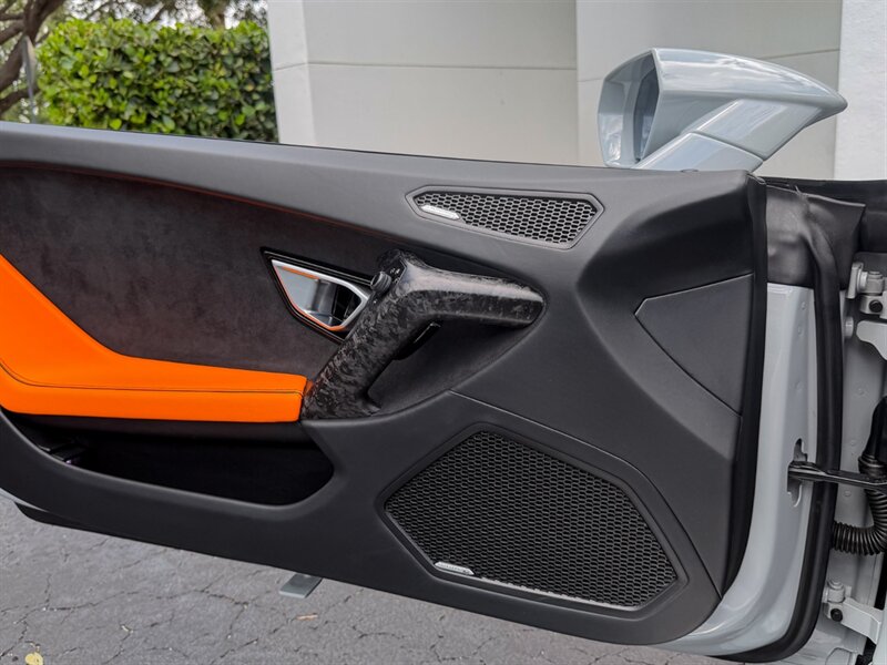 2021 Lamborghini Huracan EVO Spyder   - Photo 26 - Bonita Springs, FL 34134