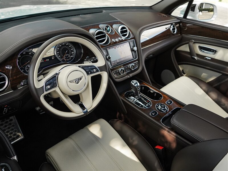 2018 Bentley Bentayga Onyx Edition   - Photo 2 - Bonita Springs, FL 34134