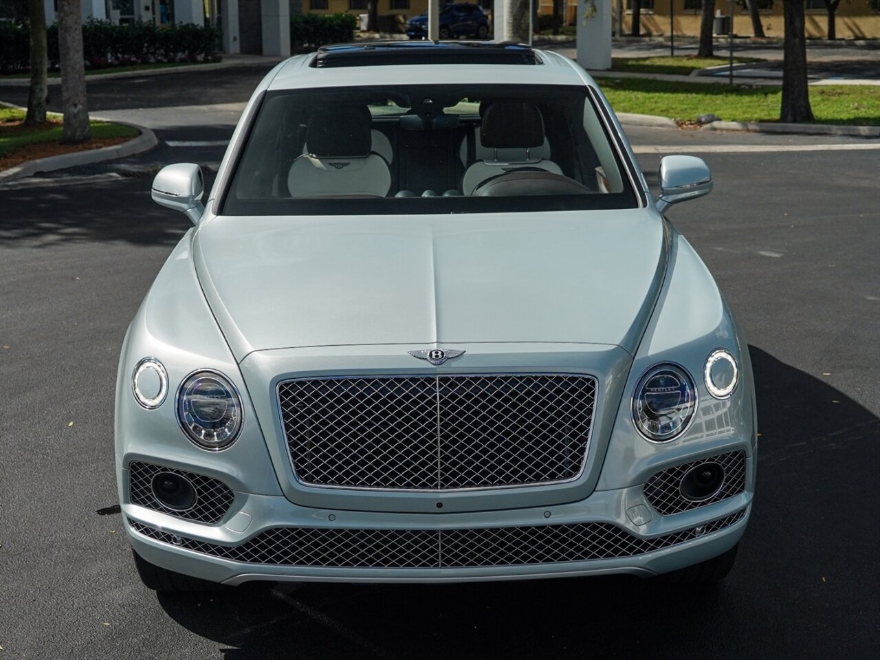 2018 Bentley Bentayga Onyx Edition   - Photo 5 - Bonita Springs, FL 34134