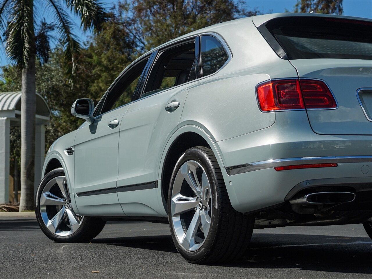 2018 Bentley Bentayga Onyx Edition   - Photo 53 - Bonita Springs, FL 34134