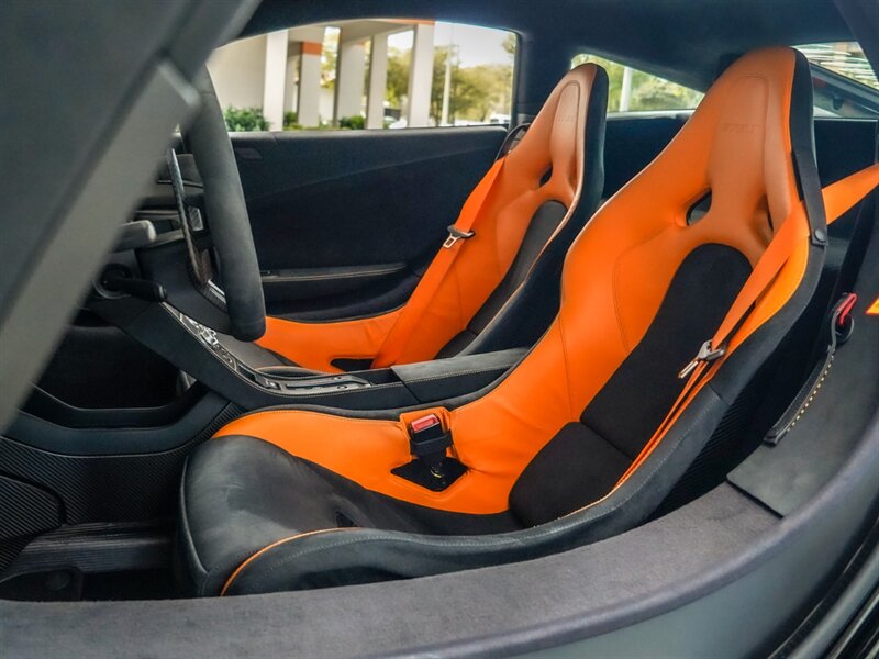 2016 McLaren 675LT - Photo 17 - Bonita Springs, FL 34134