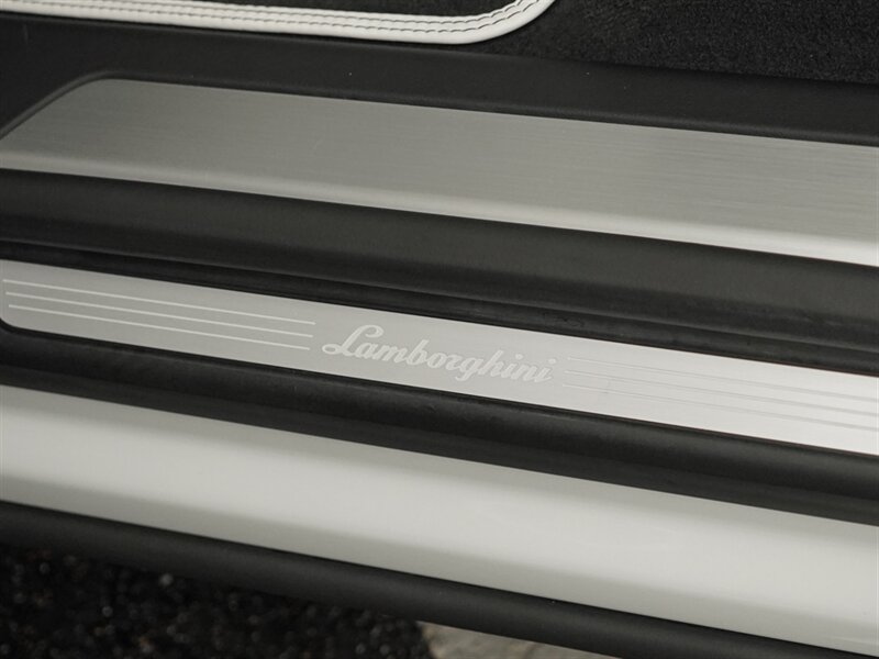 2022 Lamborghini Urus   - Photo 27 - Bonita Springs, FL 34134