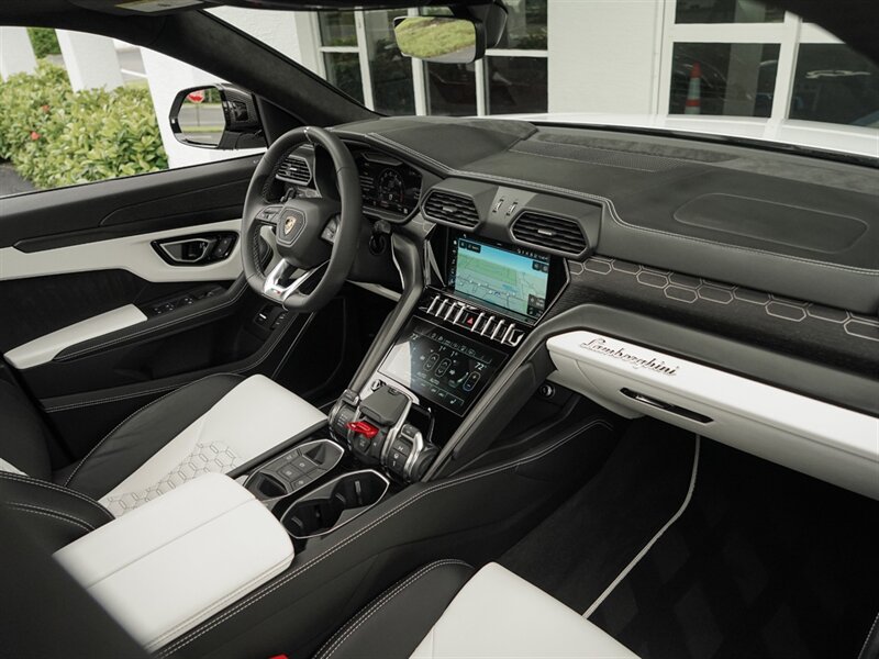 2022 Lamborghini Urus   - Photo 33 - Bonita Springs, FL 34134