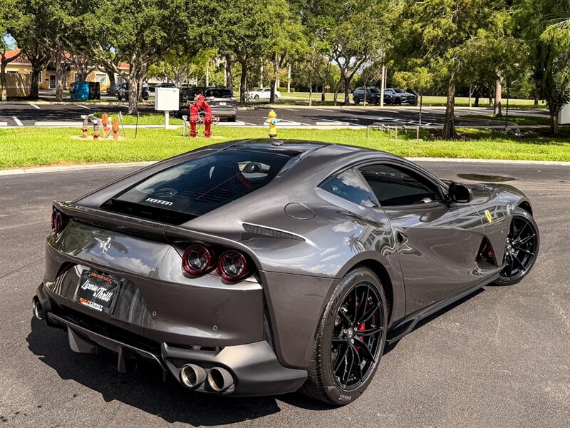 2018 Ferrari 812 Superfast   - Photo 60 - Bonita Springs, FL 34134
