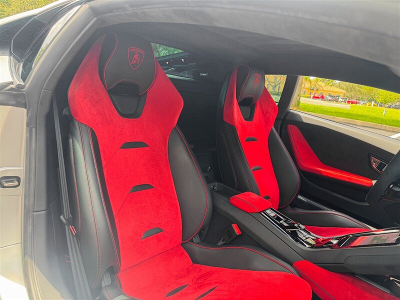 2020 Lamborghini Huracan EVO   - Photo 35 - Bonita Springs, FL 34134