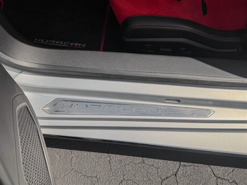 2020 Lamborghini Huracan EVO   - Photo 29 - Bonita Springs, FL 34134