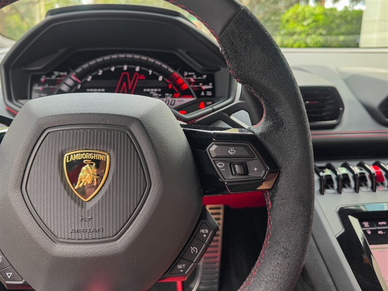 2020 Lamborghini Huracan EVO   - Photo 33 - Bonita Springs, FL 34134