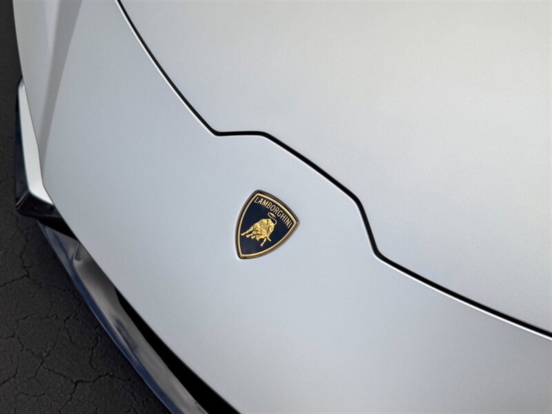 2020 Lamborghini Huracan EVO   - Photo 4 - Bonita Springs, FL 34134