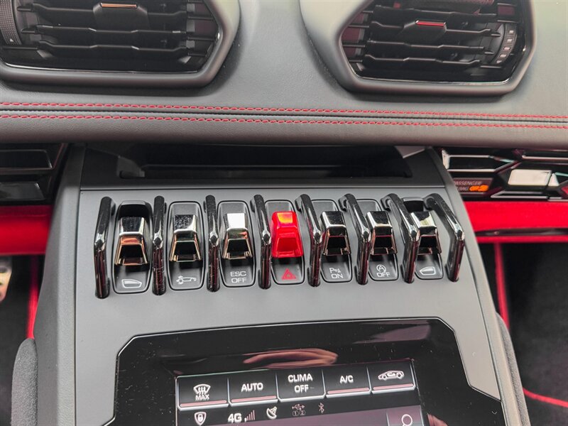 2020 Lamborghini Huracan EVO   - Photo 17 - Bonita Springs, FL 34134