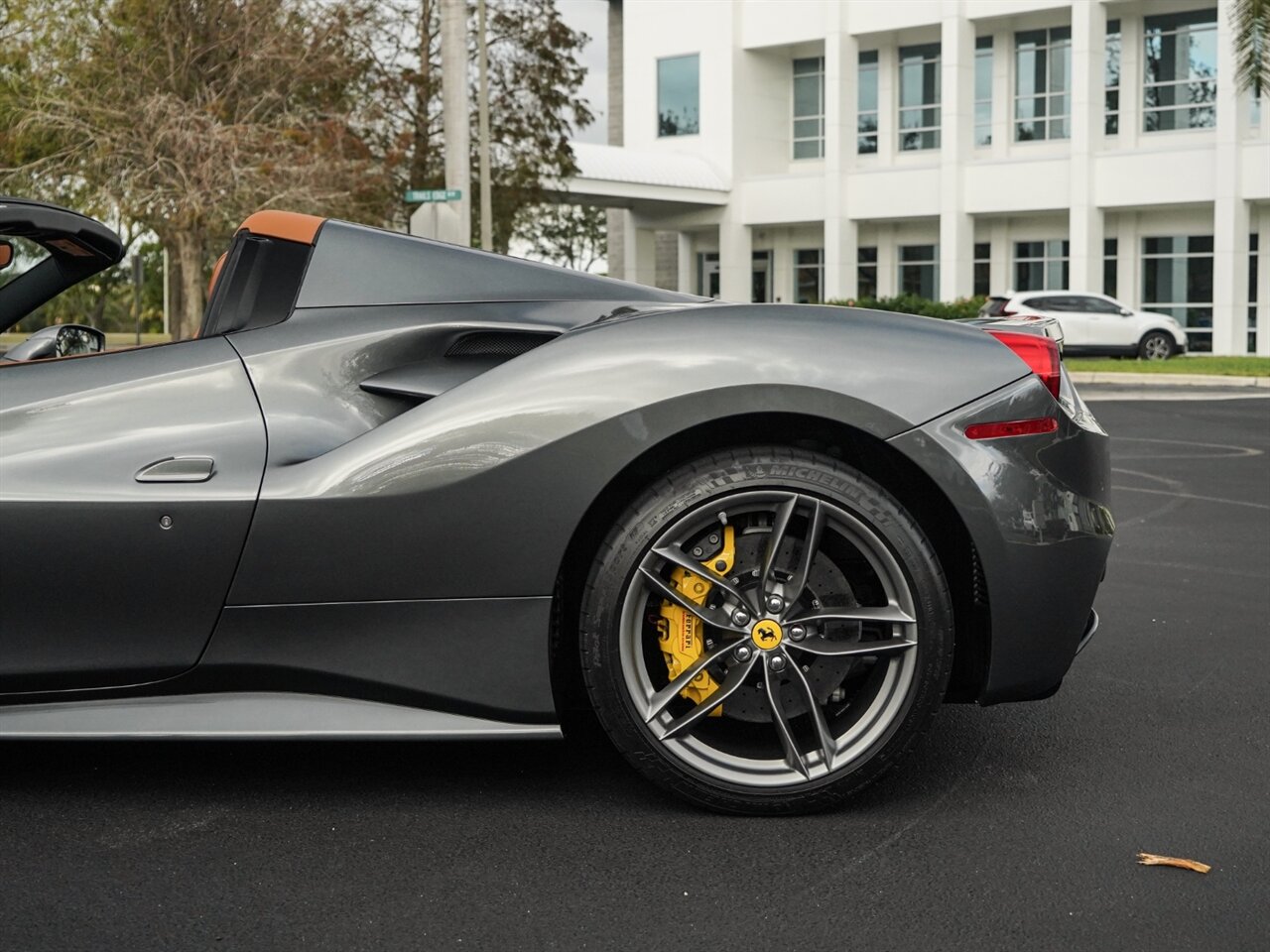 2018 Ferrari 488 Spider   - Photo 44 - Bonita Springs, FL 34134