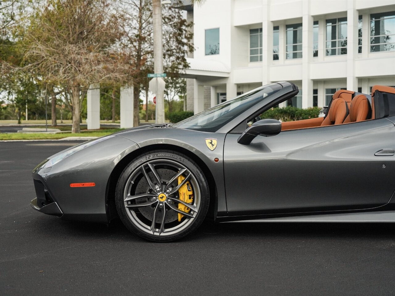 2018 Ferrari 488 Spider   - Photo 42 - Bonita Springs, FL 34134