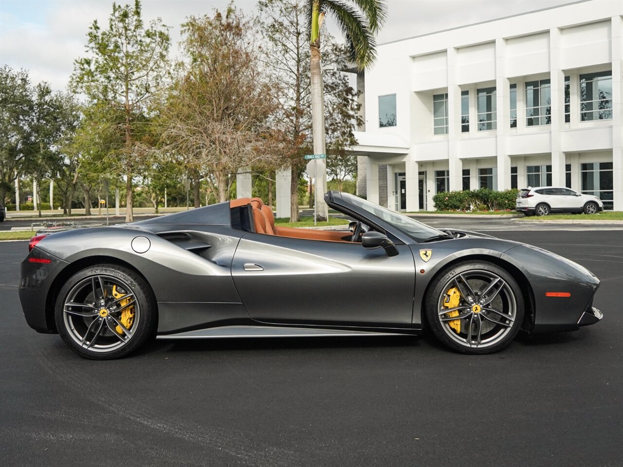 2018 Ferrari 488 Spider   - Photo 64 - Bonita Springs, FL 34134