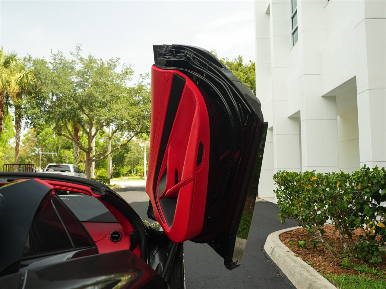 2022 McLaren 720S Spider   - Photo 38 - Bonita Springs, FL 34134