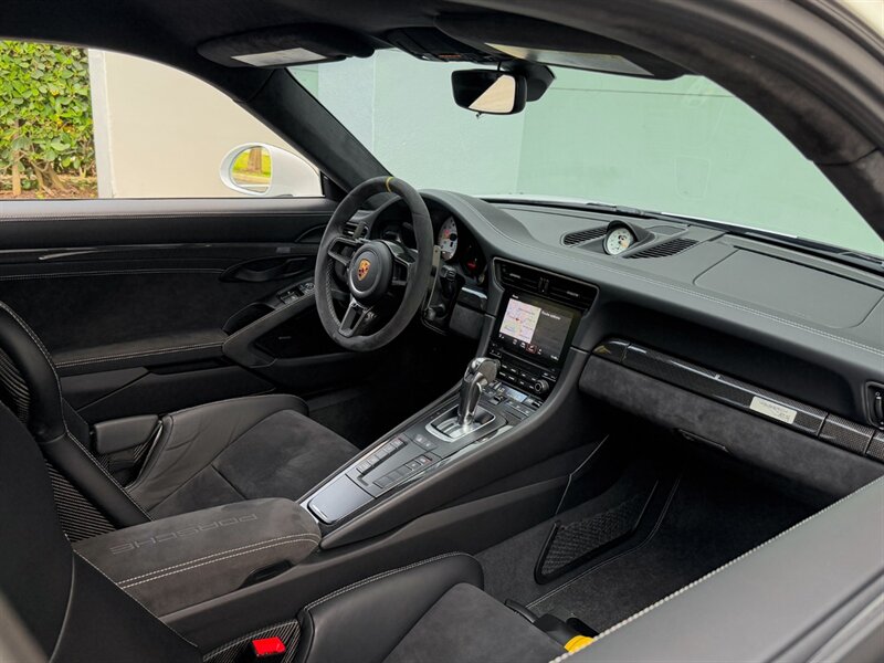 2018 Porsche 911 GT2 RS - Photo 27 - Bonita Springs, FL 34134