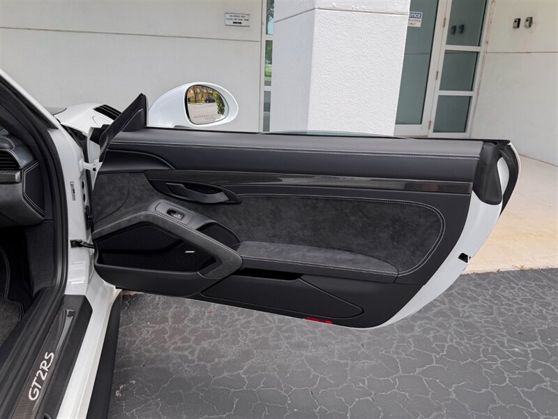 2018 Porsche 911 GT2 RS - Photo 33 - Bonita Springs, FL 34134