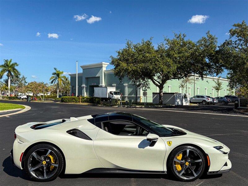 2024 Ferrari SF90 Spider - Photo 70 - Bonita Springs, FL 34134