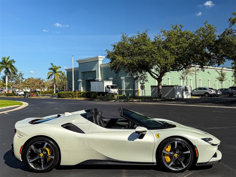 2024 Ferrari SF90 Spider - Photo 62 - Bonita Springs, FL 34134